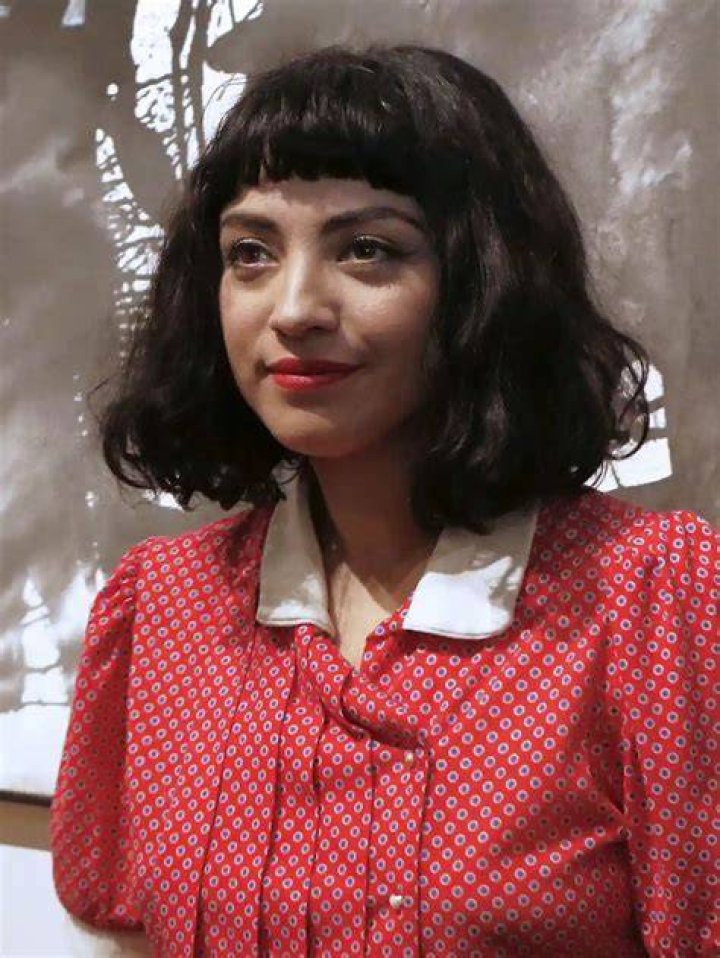 Mon Laferte Age, Wikipedia, Biography, Height, Weight, Net Worth and more